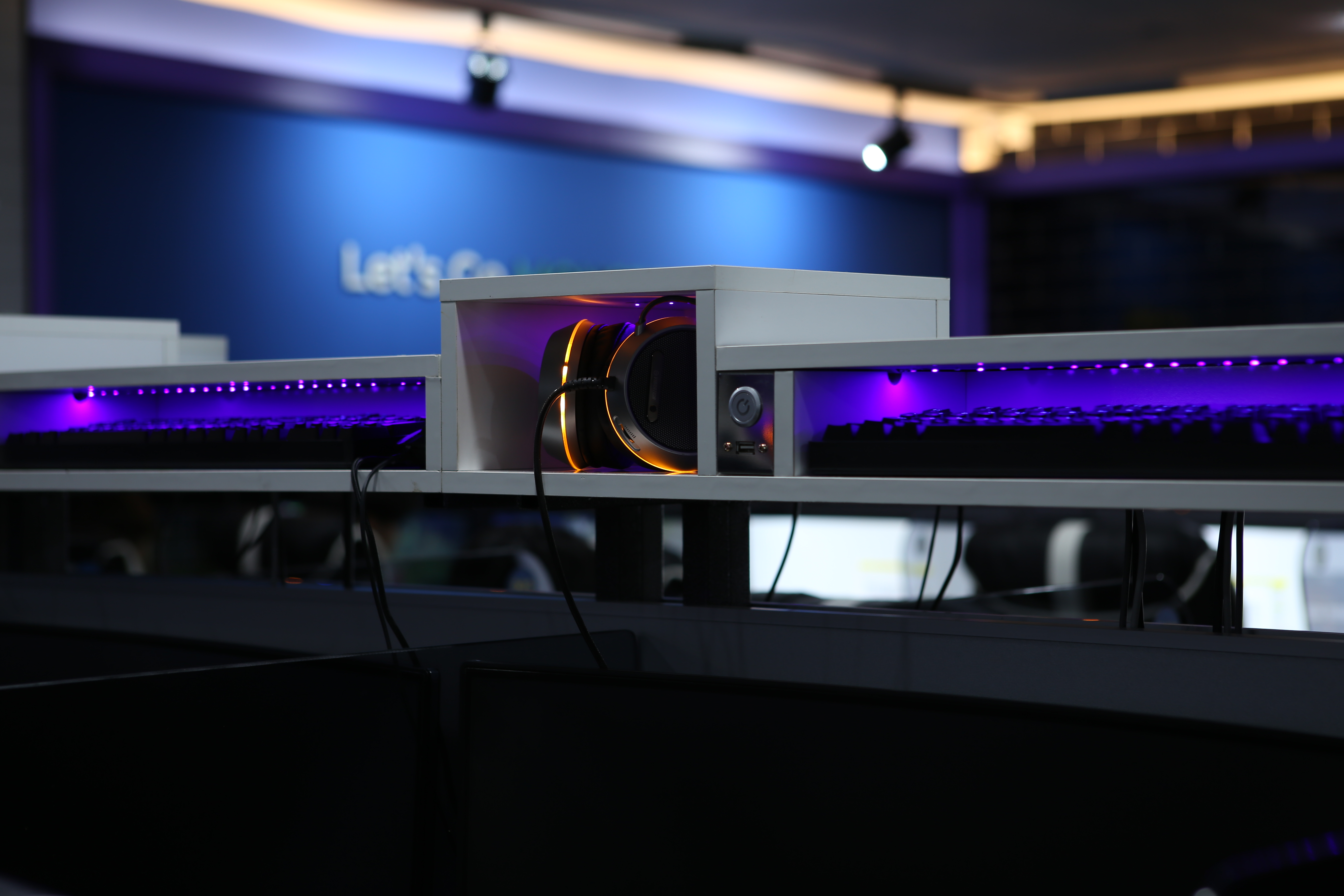 한성컴퓨터, 제품체험형 PC방. 몬스터파크 홍대 직영점 오픈 : 보도자료 : 한성컴퓨터 슈퍼스토어