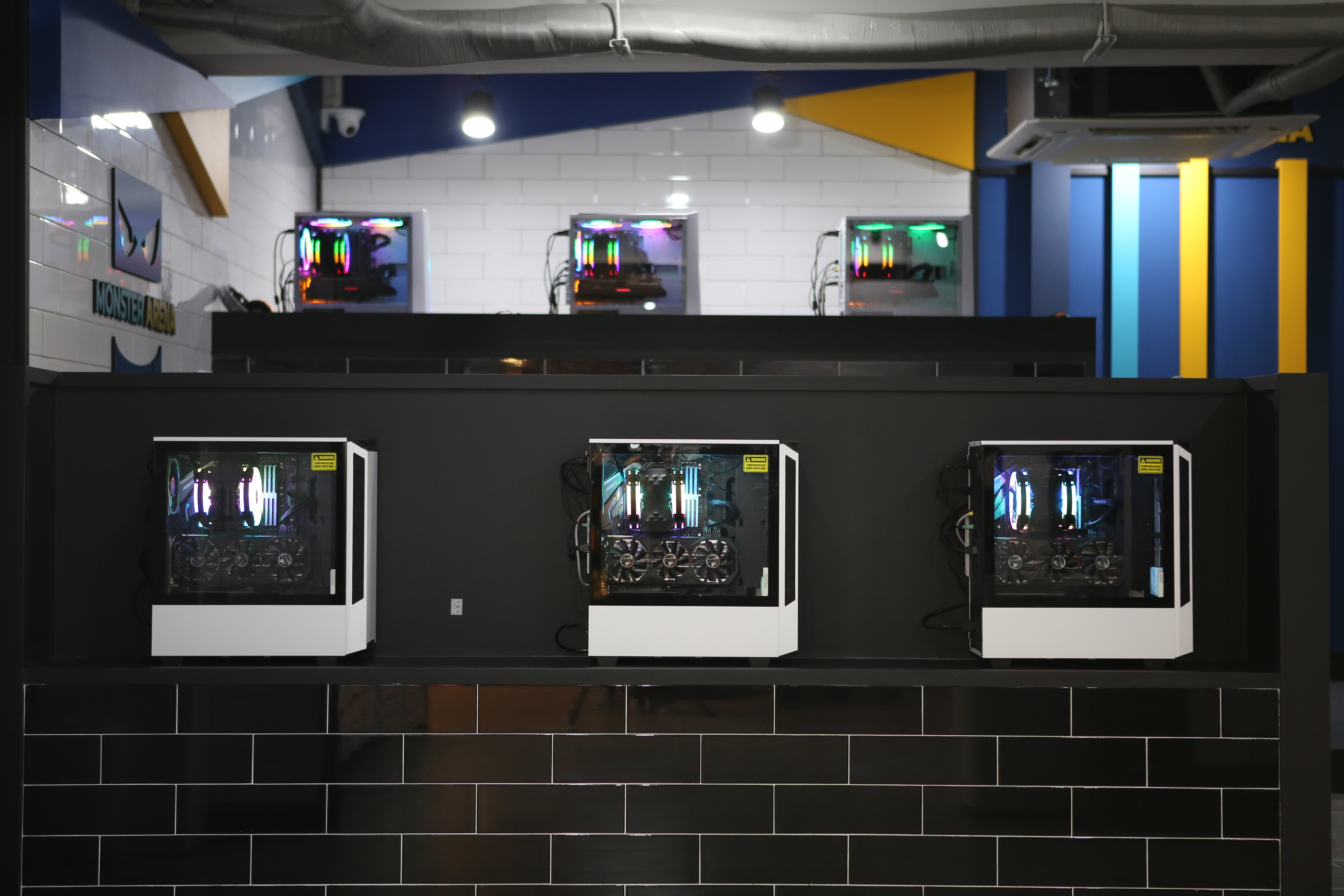 한성컴퓨터, 제품체험형 PC방. 몬스터파크 홍대 직영점 오픈 : 보도자료 : 한성컴퓨터 슈퍼스토어